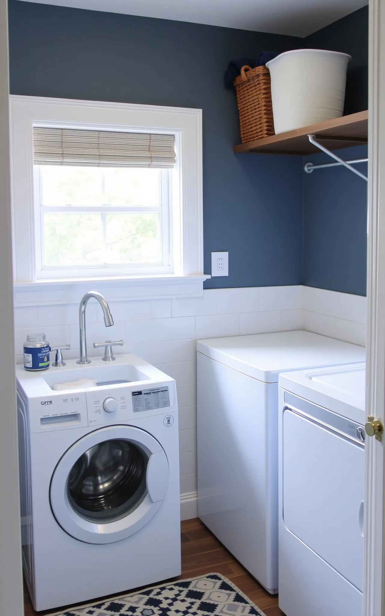 Small Laundry Room Idea 5